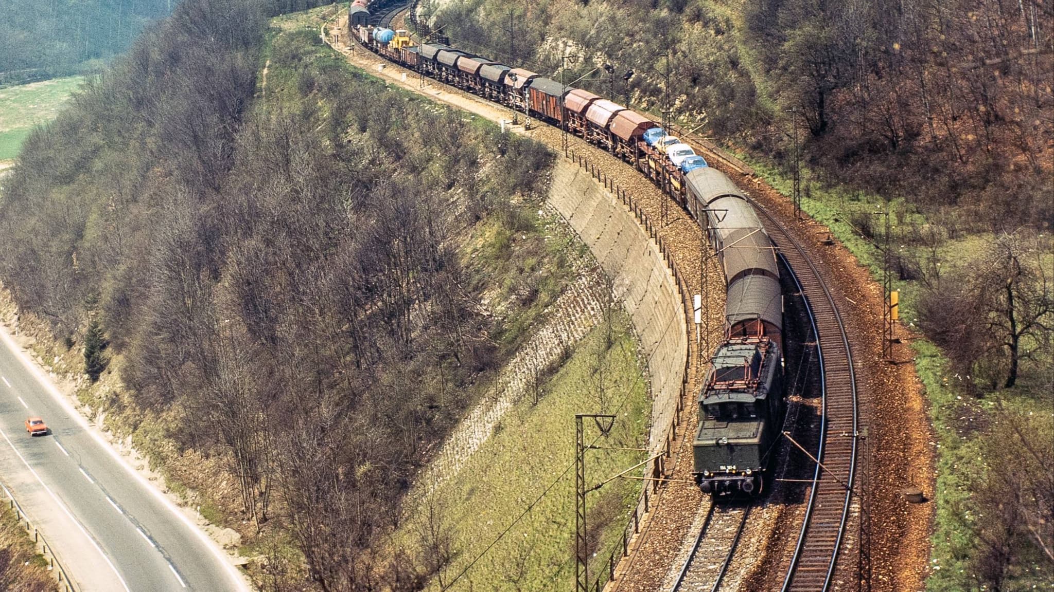 MIT VOLLDAMPF AUF DIE ALB